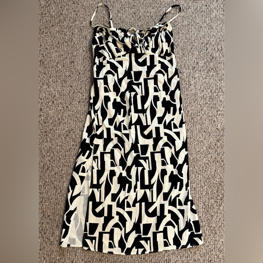 Chic Black and White Geometric Dress
